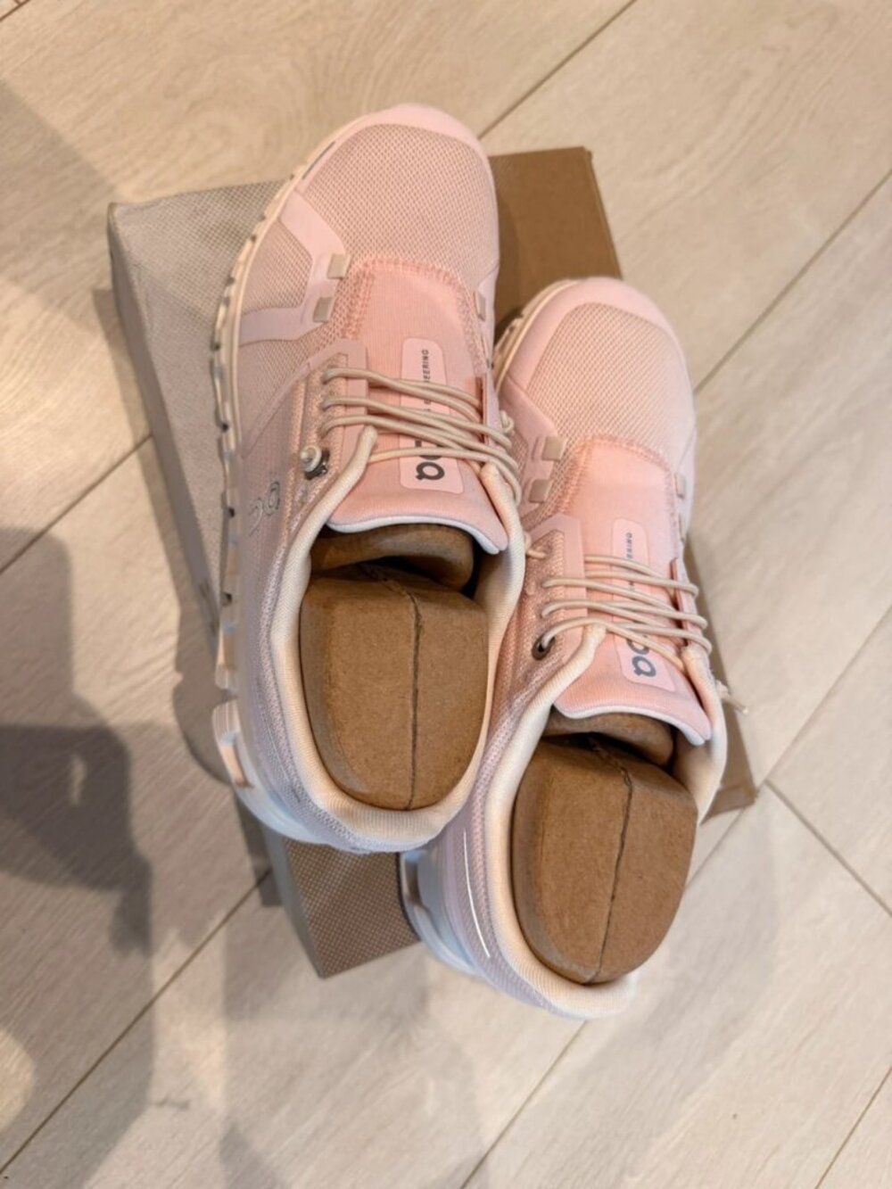 On Running Cloud 6 Pink Women’s Sneakers US 8 - Picture 2 of 6